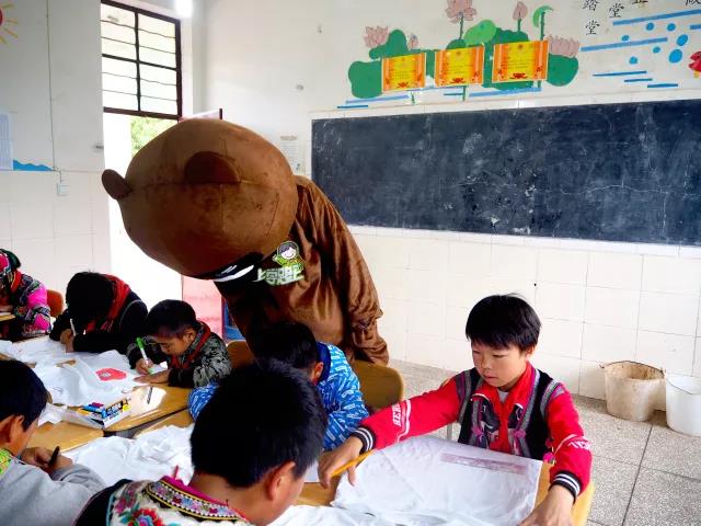 连连支付公益进云南 点亮留守儿童心灵之路